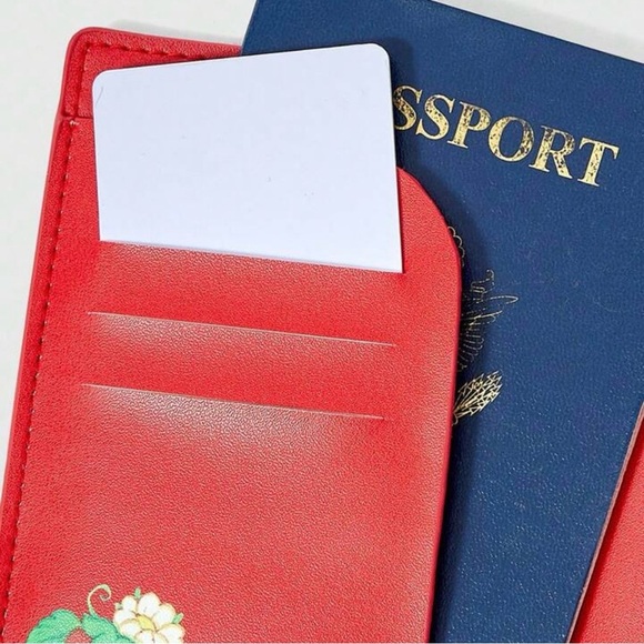 NWOT Charming Strawberry Shortcake Passport Holder - Picture 6 of 6